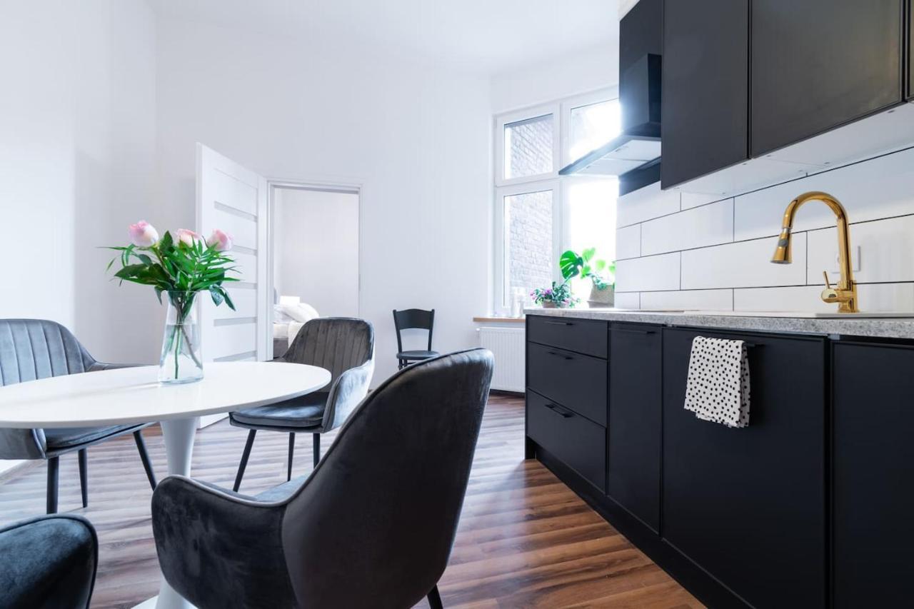 Opera Apartment บือตอม ภายนอก รูปภาพ