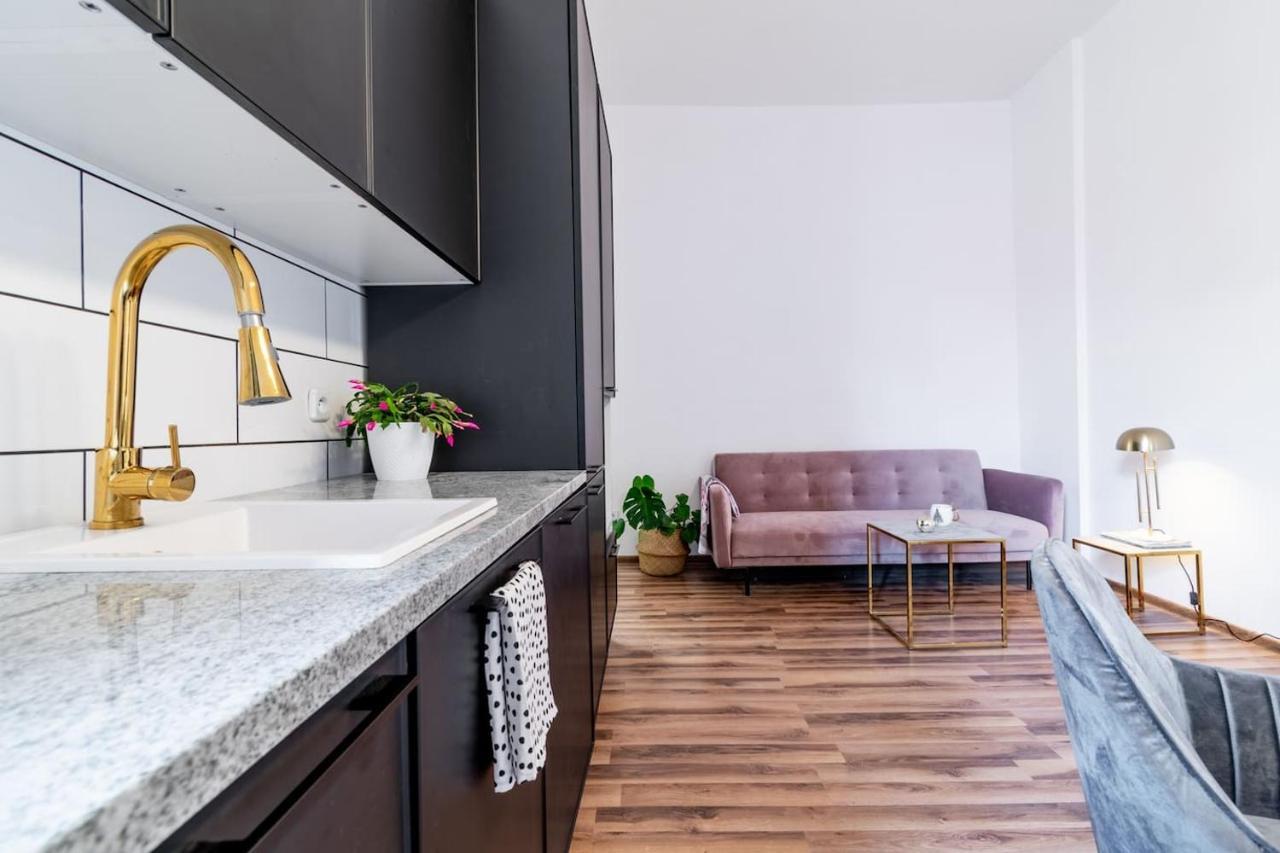 Opera Apartment บือตอม ภายนอก รูปภาพ