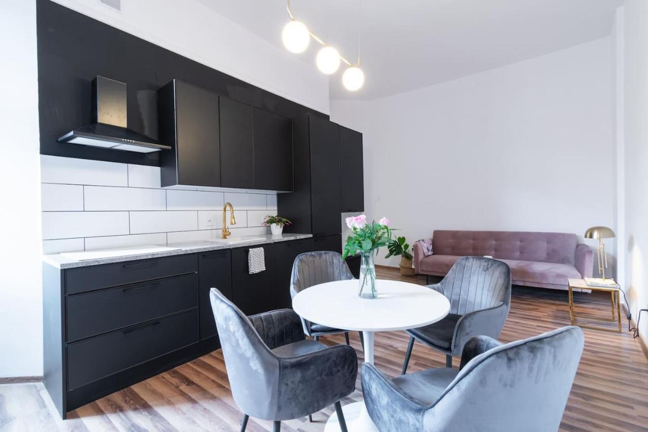 Opera Apartment บือตอม ภายนอก รูปภาพ